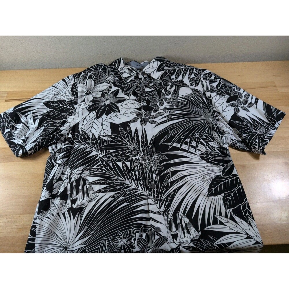Tommy Bahama Hawaiian Shirt Mens Large The Veracruz Cay Button Up Short Sleeve